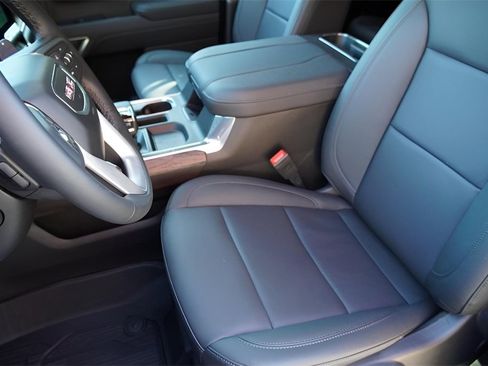 New 2026 GMC Sierra 1500 SLT image 12