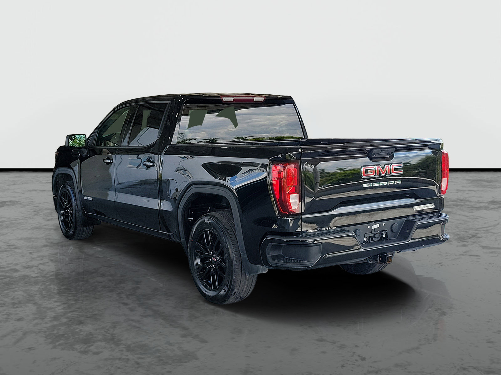 Used 2023 GMC Sierra 1500 Elevation RWD image 3