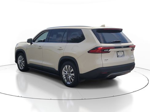 Certified 2024 Toyota Grand Highlander AWD image 5