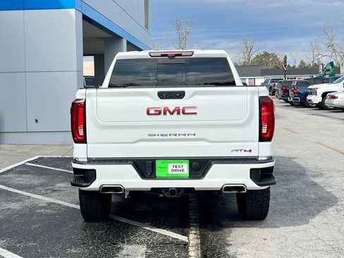 Used 2022 GMC Sierra 1500 AT4 w/ AT4 Premium Package image 5
