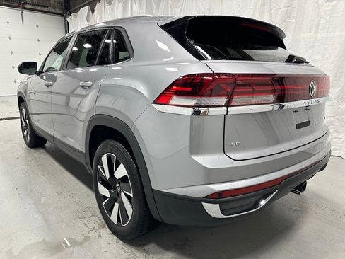 Used 2025 Volkswagen Atlas Cross Sport SE image 5