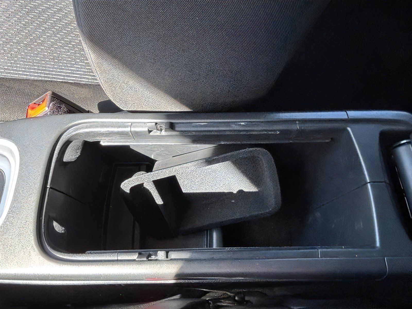 Used 2020 Dodge Journey SE FWD image 18