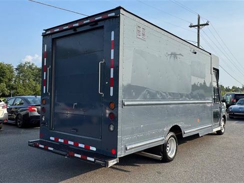 Used 2021 Ford Transit 350 DRW RWD image 5