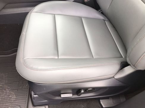 New 2026 Ford Explorer Active w/ Active Comfort Package RWD image 12