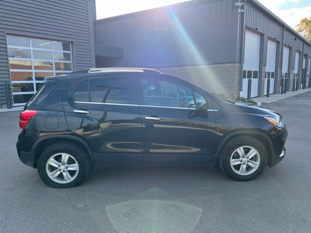 Used 2020 Chevrolet Trax LT w/ LT Convenience Package FWD image 4