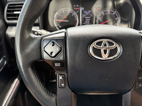 Used 2020 Toyota 4Runner Venture image 28