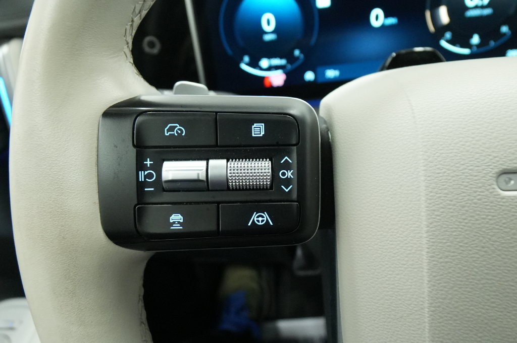 Used 2024 Hyundai Santa Fe Limited AWD/4WD image 45