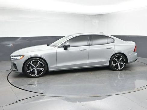 Used 2025 Volvo S60 B5 Plus FWD image 6