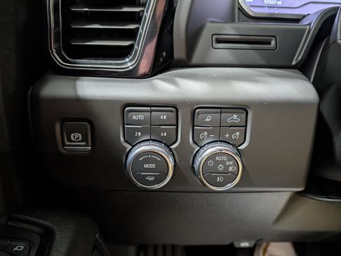 Used 2024 GMC Sierra 1500 AT4 w/ AT4 Premium Package image 24