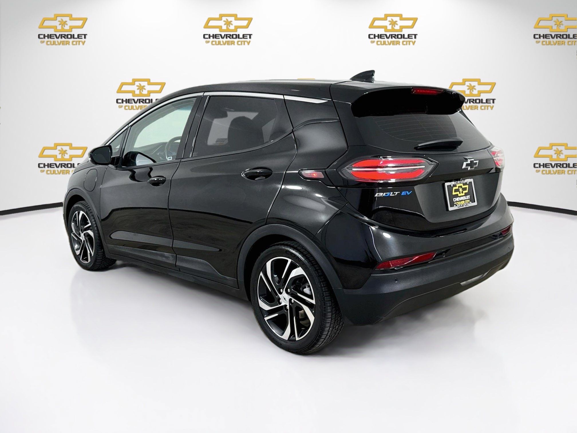 Used 2023 Chevrolet Bolt LT FWD image 6