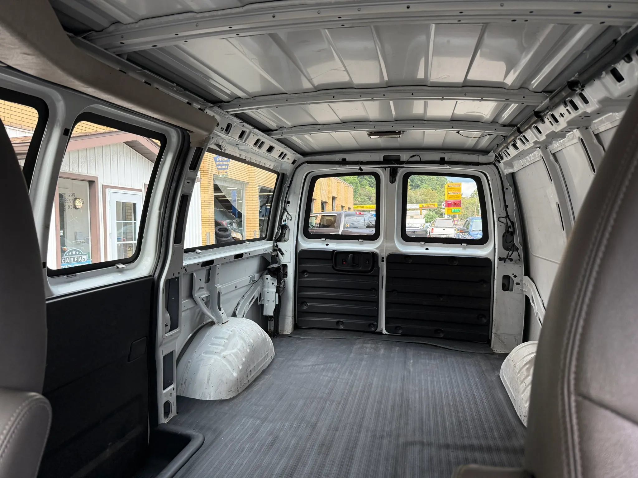 Used 2012 Chevrolet Express 1500 AWD image 14