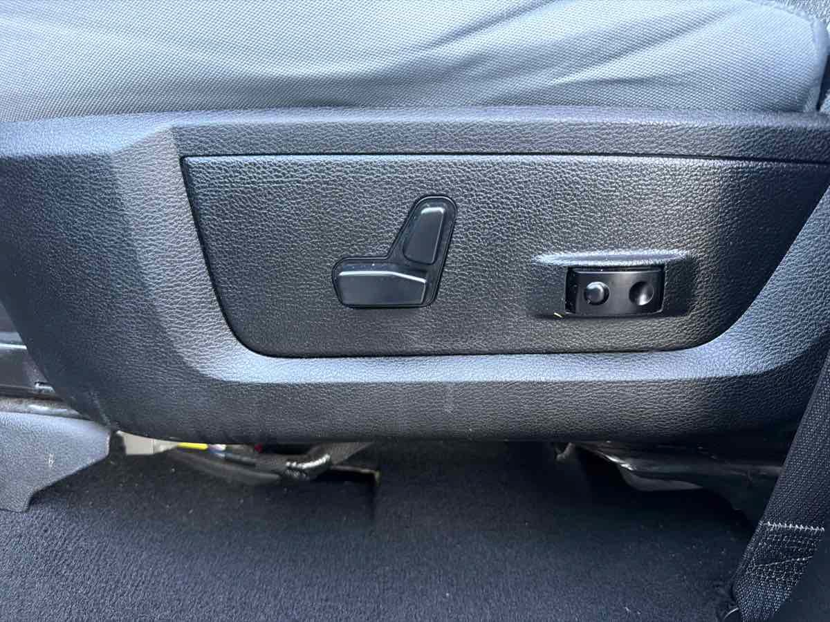 Used 2018 RAM 1500 Big Horn AWD/4WD image 26