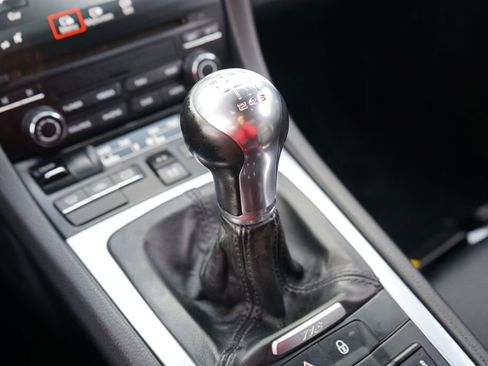 Used 2018 Porsche 718 Cayman Base image 21