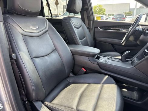 Used 2024 Cadillac XT6 Premium Luxury FWD image 14