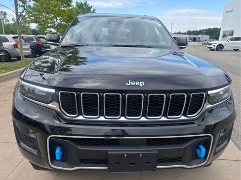 Used 2022 Jeep Grand Cherokee Overland AWD/4WD image 3