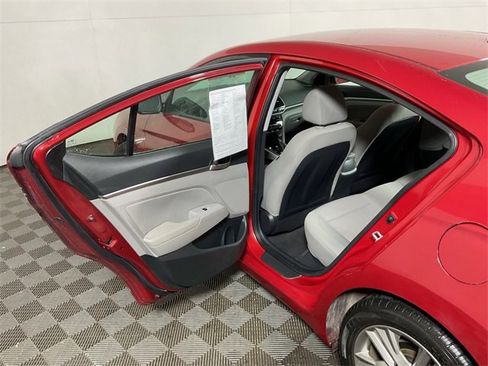 Used 2020 Hyundai Elantra SEL image 28