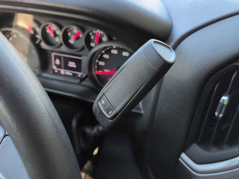 New 2025 Chevrolet Silverado 1500 Custom image 24