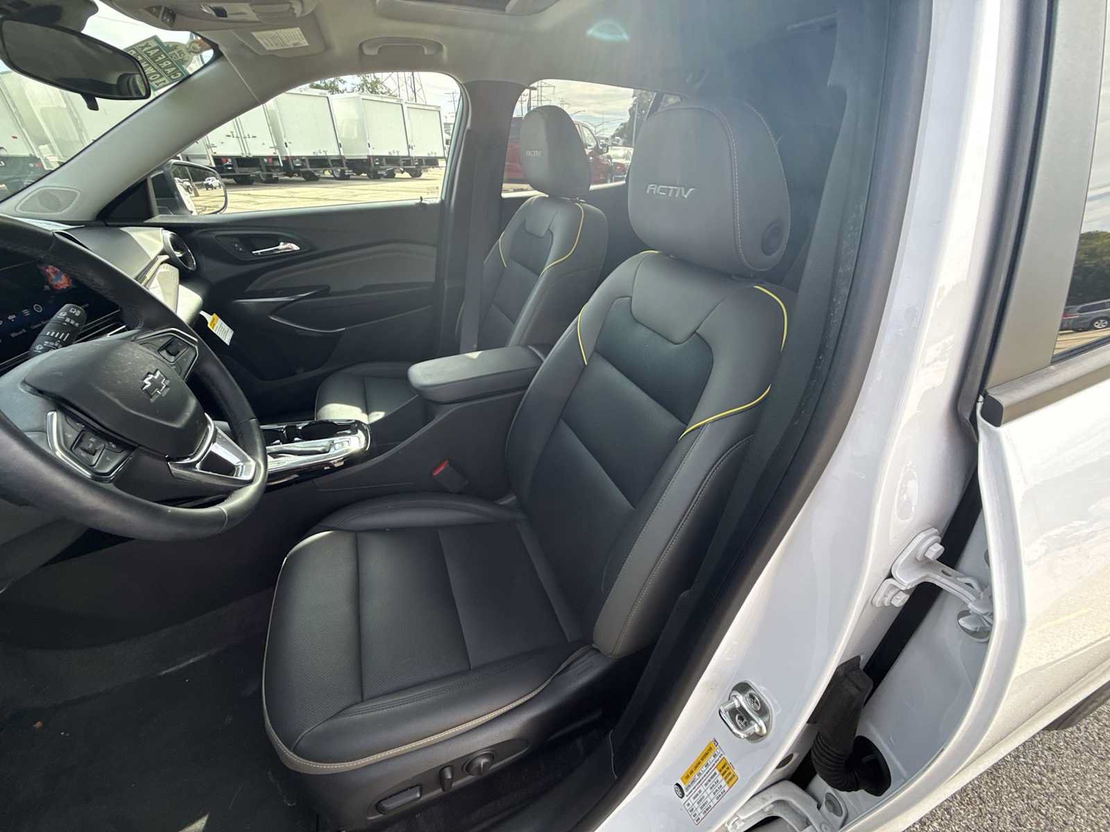 Used 2025 Chevrolet Trax ACTIV w/ Sunroof Package FWD image 19