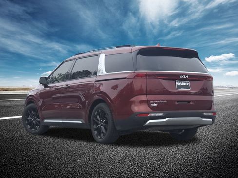 Used 2022 Kia Carnival SX image 18
