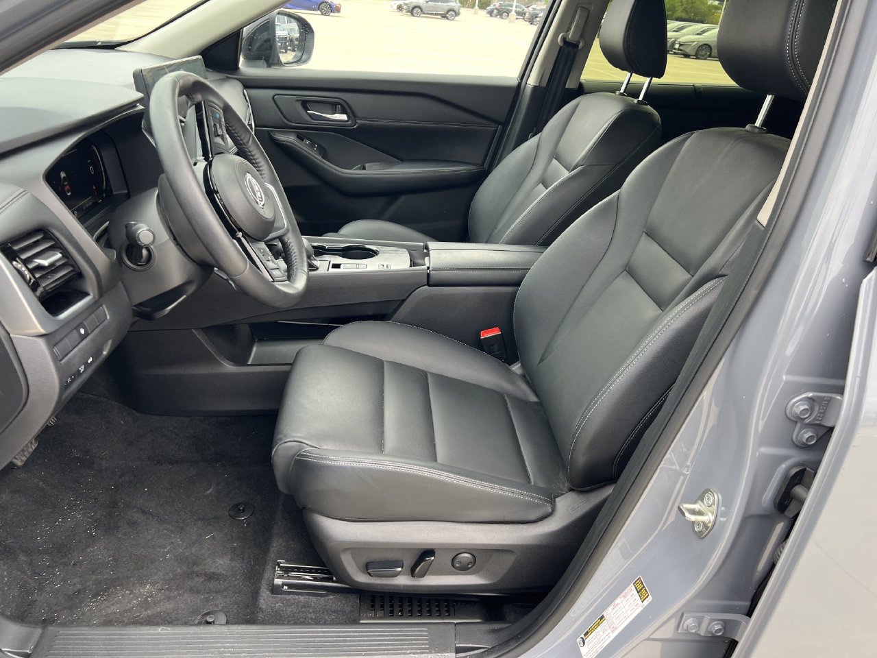 Used 2024 Nissan Rogue SL w/ SL Premium Package FWD image 5