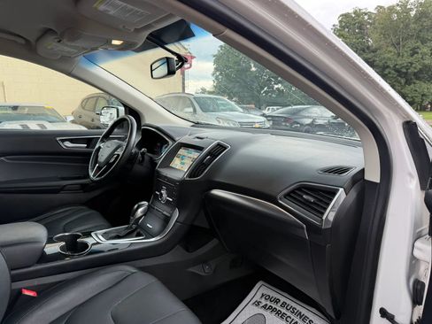 Used 2018 Ford Edge Titanium w/ Technology Package AWD/4WD image 19