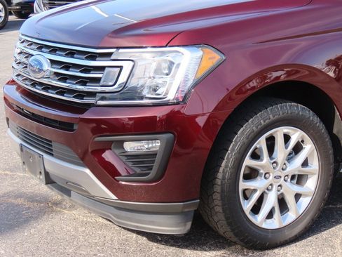 Used 2021 Ford Expedition XLT image 3