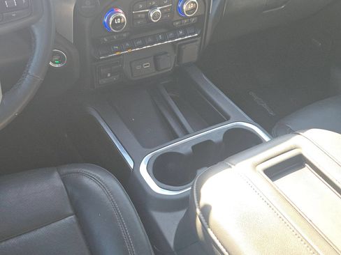 Used 2020 GMC Sierra 1500 SLT RWD image 19