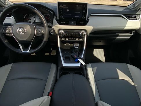 Used 2021 Toyota RAV4 XLE Premium AWD/4WD image 16