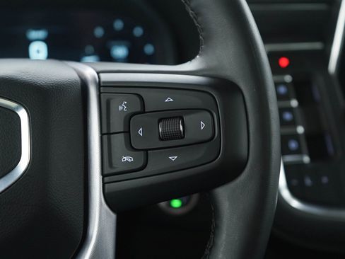 Used 2023 GMC Yukon SLT image 31