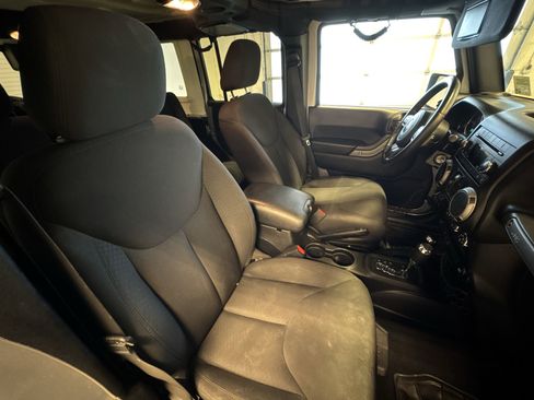 Used 2016 Jeep Wrangler Unlimited Sport image 22