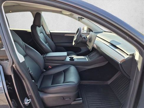 Used 2025 Tesla Model Y Long Range RWD image 19