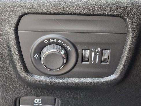 New 2025 Jeep Grand Cherokee L Altitude image 14