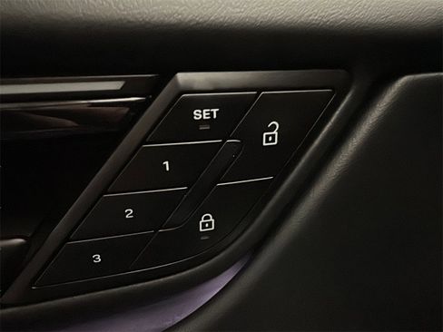 Used 2025 Porsche Macan 4S Electric image 11