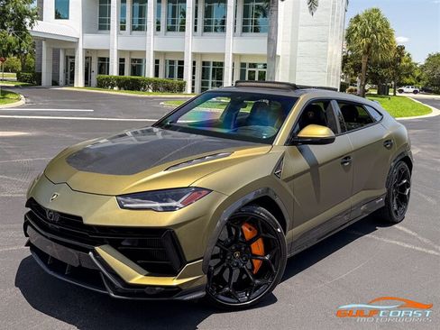 Used 2024 Lamborghini Urus Performante AWD/4WD image 8