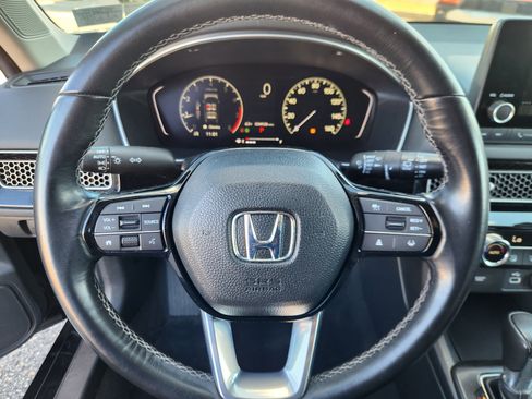 Certified 2024 Honda Civic EX-L image 9