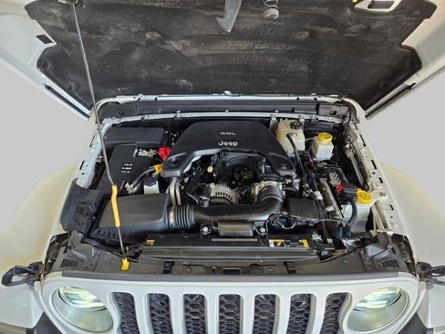 Used 2021 Jeep Gladiator Overland image 10