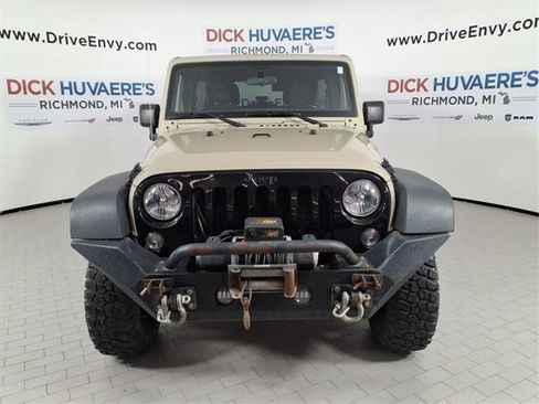 Used 2018 Jeep Wrangler Unlimited Sport image 2