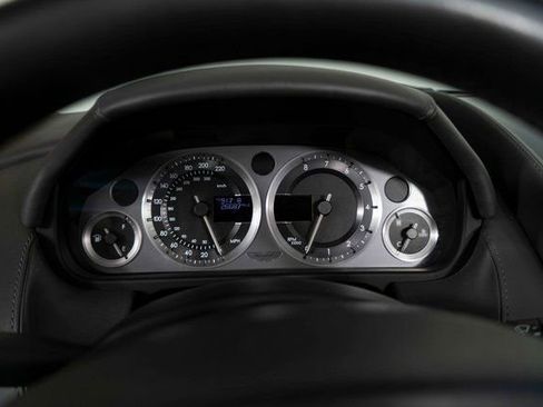 Used 2010 Aston Martin V8 Vantage Roadster image 18