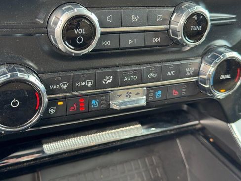 Used 2022 Ford F150 Lariat w/ Equipment Group 502A High image 23