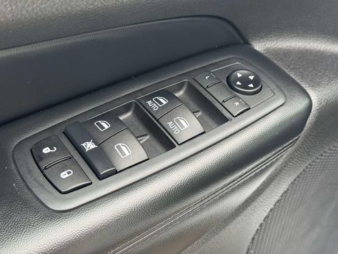 Used 2020 Jeep Grand Cherokee Limited AWD/4WD image 16