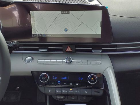Used 2025 Hyundai Elantra Limited FWD image 9