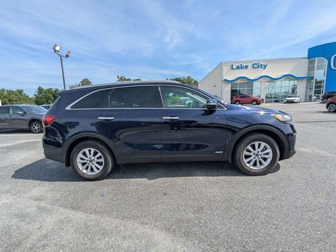 Used 2020 Kia Sorento LX w/ LX I4 Convenience Package AWD/4WD image 2
