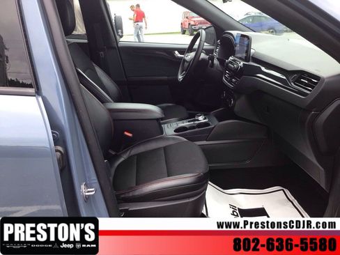 Used 2025 Ford Escape ST-Line Select AWD/4WD image 24