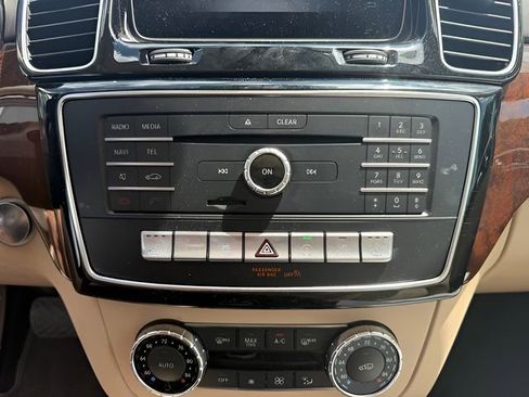 Used 2019 Mercedes-Benz GLS 450 4MATIC image 24