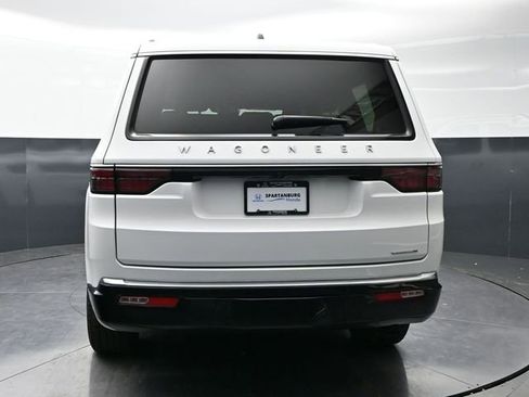 Used 2024 Jeep Wagoneer Series II image 6