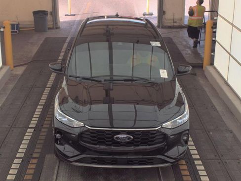 Used 2023 Ford Escape ST-Line Select w/ Tech Pack #2 image 2