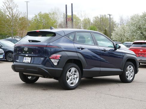 Certified 2025 Hyundai Kona SE AWD/4WD image 6