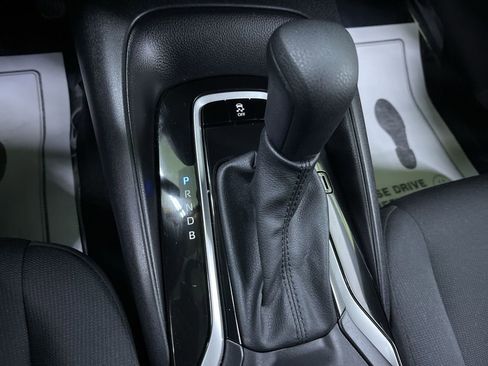 Used 2025 Toyota Corolla LE image 24