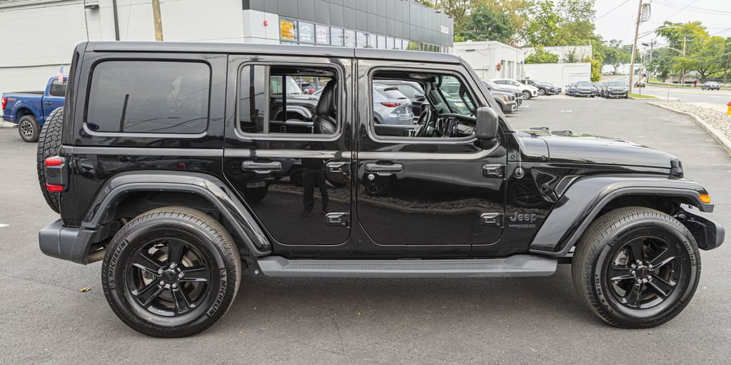 Used 2020 Jeep Wrangler Unlimited Sahara AWD/4WD image 7