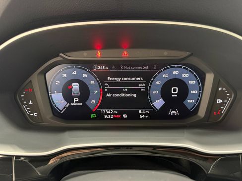 Used 2020 Audi Q3 2.0T Premium w/ Convenience Package AWD/4WD image 19